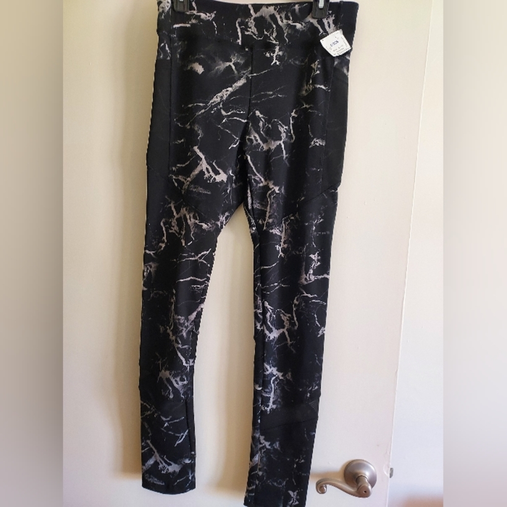 Black and White Marble Print Leggings